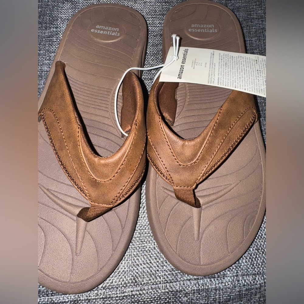 Men’s Sandals Amazon Essentials Brown Flip Flops NWT